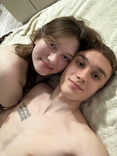 blushing_couple